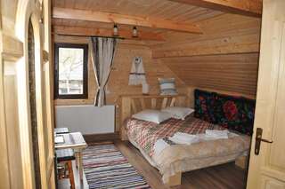 Фермерские дома Casa Utan Văleni Двухместный номер с 1 кроватью и собственной ванной комнатой-4