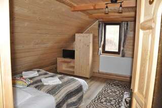 Фермерские дома Casa Utan Văleni Двухместный номер с 1 кроватью и собственной ванной комнатой-15